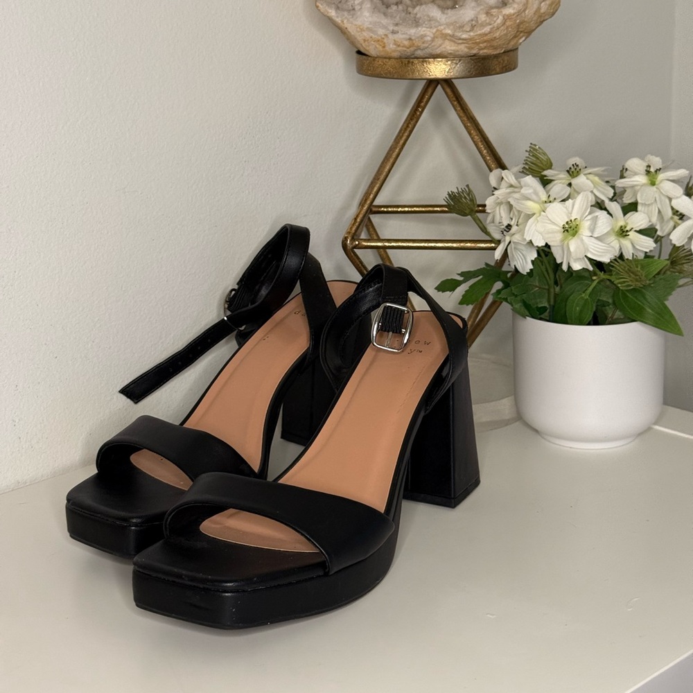 Elegant Black Block Heel Sandals